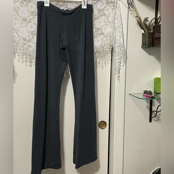 Omighty Headphone Yoga Pants in Asphalt - Picture 5 of 5